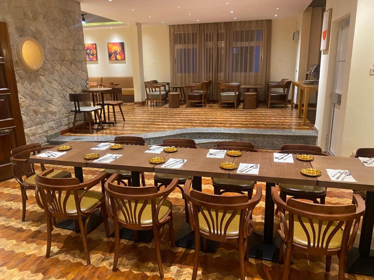 Social House Bed and Breakfast Addis Abeba Buitenkant foto