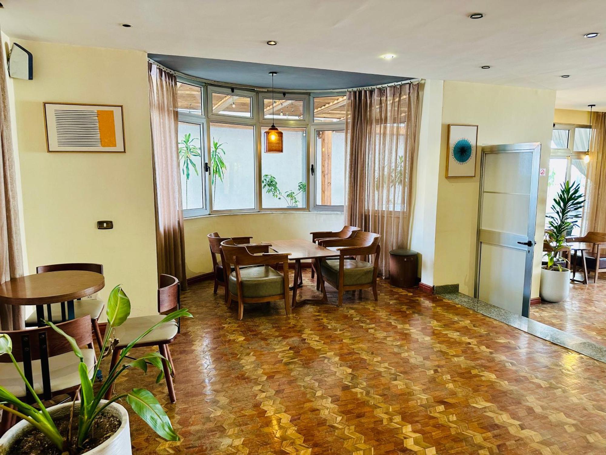 Social House Bed and Breakfast Addis Abeba Buitenkant foto